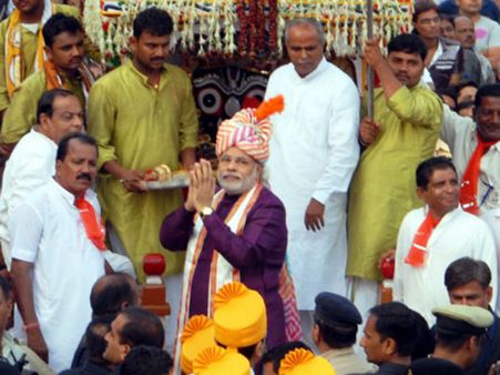 સોનાની સાવરણી ફેરવવાનો રેકૉર્ડ પણ મોદીના નામે