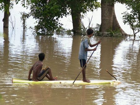 હવે આસમમાં પૂરનું કહેર, એક લાખથી વધારે લોકો પ્રભાવિત