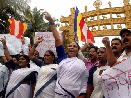 મુંબઇમાં પણ બુદ્ધિસ્ટ કોમ્યુનિટી દ્વારા વિરોધ મુંબઇમાં પણ બુદ્ધિસ્ટ કોમ્યુનિટી દ્વારા વિરોધ