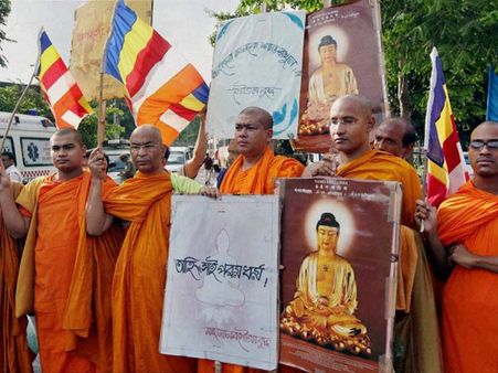 બુદ્ધ સાધુઓ દ્વારા મૌન વિરોધ બુદ્ધ સાધુઓ દ્વારા મૌન વિરોધ