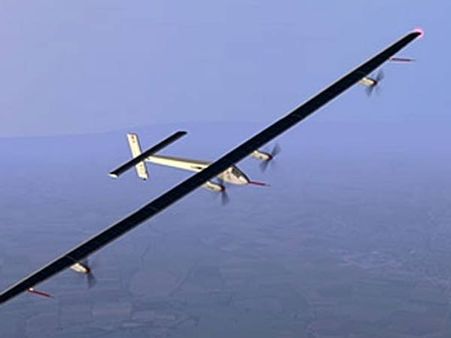 બે પાઇલોટે વારાફરથી ચલાવ્યું