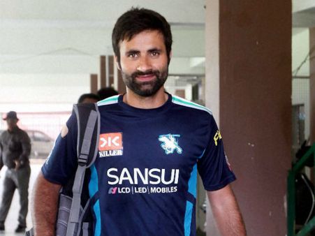 6 બેંગલોર - પરવેઝ રસૂલ