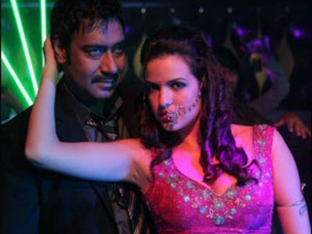 સત્યાગ્રહમાં લાગશે નતાસાના આયટમ સૉંગનો તડકો