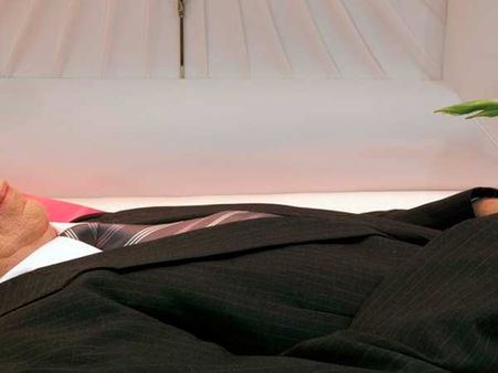 કબરમાંથી જીવીત નીકળીને વિશ્વને ચોંકાવી દીધું આ લોકોએ