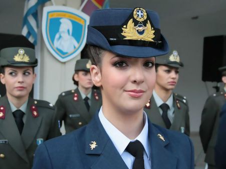 વિશ્વની મોસ્ટ એટ્રેક્ટિવ ફિમેલ આર્મ્ડ ફોર્સ