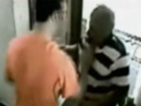 મારઝૂડ કરતા CCTV કેમેરામાં કેદ થયા આદિત્ય પંચોલી, કેસ દાખલ