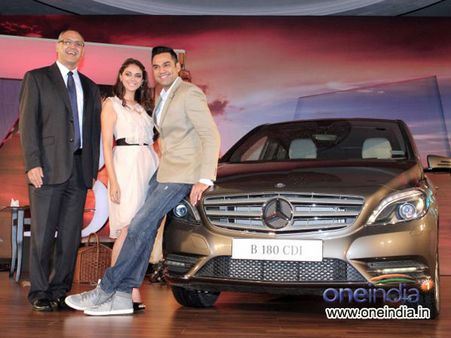 બોલિવુડ 'ટચ' સાથે મર્સિડીઝ 'સ્ટાઇલ', લોન્ચ થઇ બેન્ઝ બી ક્લાસ