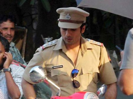 શાહિદ પોલીસ ઇંસ્પેક્ટર શાહિદ પોલીસ ઇંસ્પેક્ટર