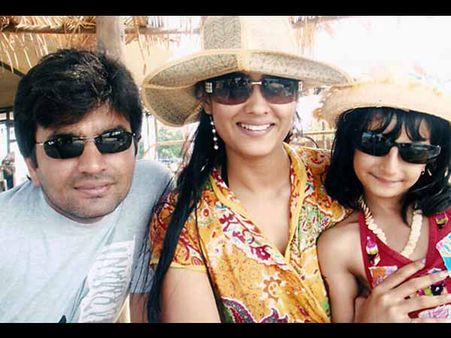 Pics : શ્વેતાના લગ્નથી ખુશ રાજા ચૌધરી કરશે પાર્ટી