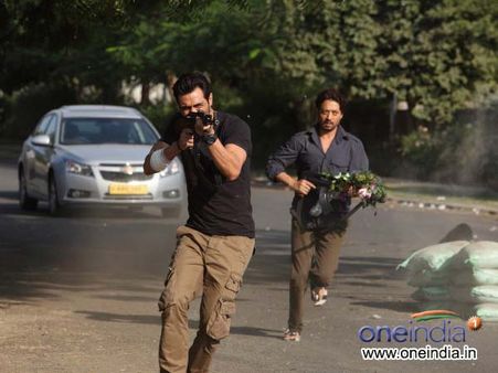 જોરદાર એક્શન જોરદાર એક્શન