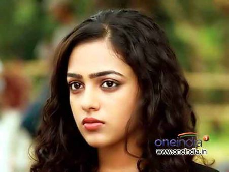 એરઇન્ડિયાના પાયલોટે એક્ટ્રેસને કોકપિટમાં બેસાડી, મળ્યું સસ્પેન્સન