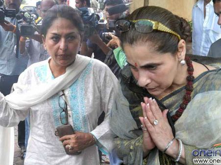 Pics : રાજેશ ખન્નાની વરસીએ ડિમ્પલ-અંજૂ સાથે-સાથે!