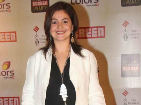 શુટીંગ દરમિયાન એસપીએ આવીને ભાંડી ગાળો, પૂજા ભટ્ટનો આરોપ