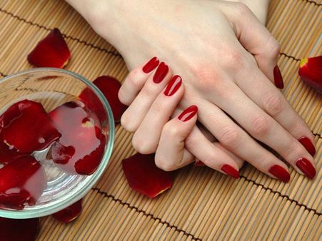 નાના પરંતુ ભારે નખ 