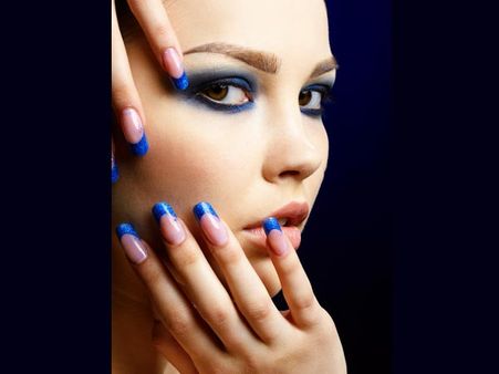 ફૂલેલા તથા ઉભા નખ 