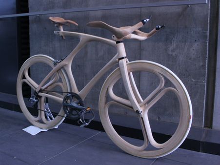 લાકડામાંથી બનેલી સાઇકલ