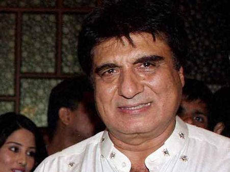 રાજ બબ્બરના ઘરની બહાર BJP કાર્યકરોનું પ્રદર્શન