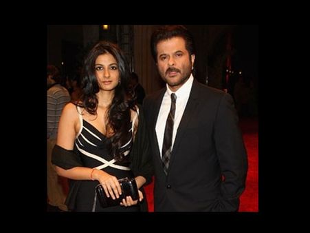 Pics : સોનમ પહેલાં રિયાને સાસરે વળાવશે અનિલ!