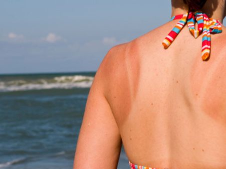 જમણા ખભા પર