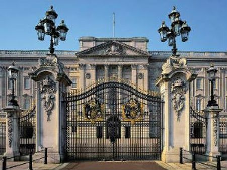 રોયલ બેબીના જન્મની જાહેરાત કરનાર ભારતીયની નોકરી જોખમમા