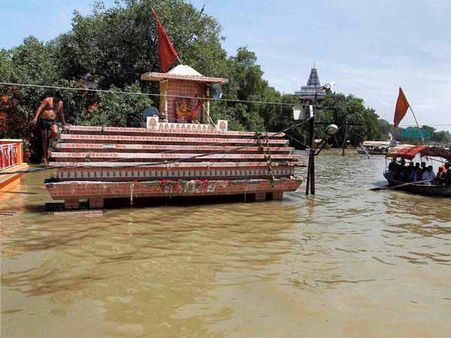 જલમગ્ન હનુમાન મંદિર