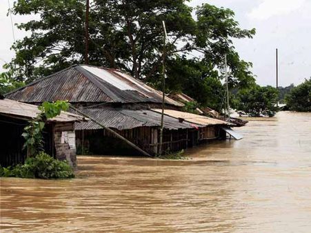 પશ્ચિમ બંગાળના મિદનાપુરમાં પૂર