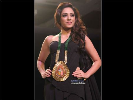 સોભિતાનું રેમ્પ વોક