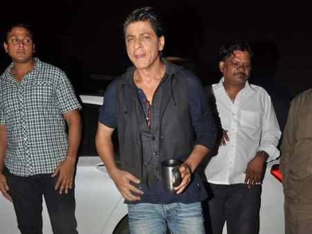 મહેબૂબ સ્ટૂડિયો પર શાહરૂખ