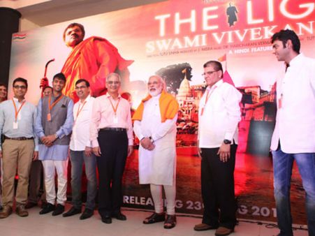 મોદી સમક્ષ સાક્ષાત્ નરેન્દ્ર : ‘એળે ન જાય જવાનોની શહાદત...’