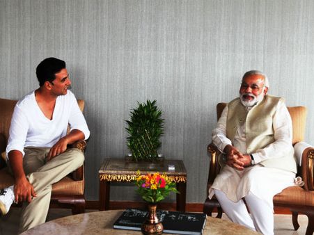 અક્ષય કુમાર સાથે ગહન ચર્ચા