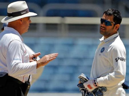 ફરી ધોનીની અમ્પાયર સાથે દલીલ