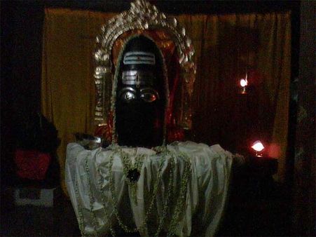 ગટરમાં દૂધ વહી ન જાય