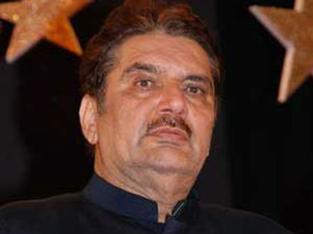 શિવરાજના મંચ પરથી રઝા મુરાદે કર્યા મોદી પર શાબ્દિક પ્રહાર