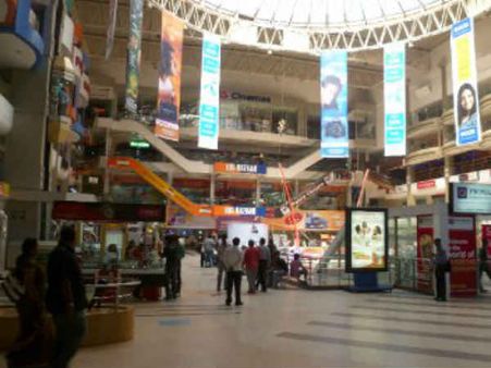 મોલમાં એન્ટ્રી ફી 