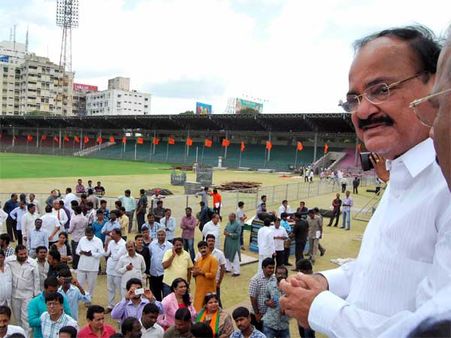 મેનેજમેન્ટ તથા આઇટી પ્રોફેશનલ