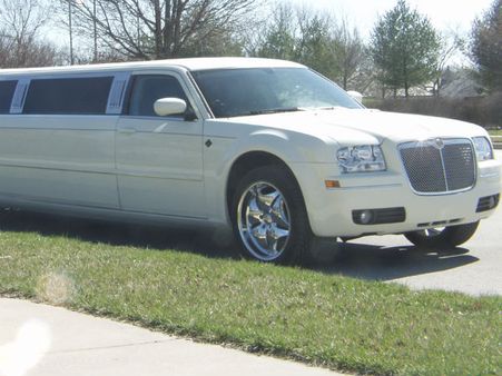 ચાર્સ્લેર 300 લિમોઝીન