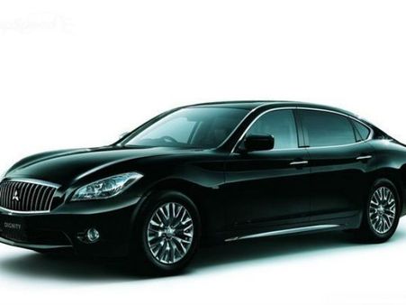 મિત્સુબિશી ડિગ્નિટી લિમોઝીન