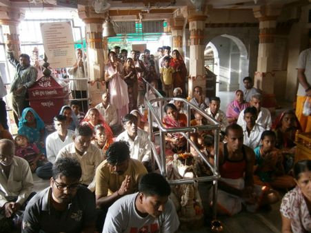 બહોળી સંખ્યામાં આવે છે ભક્તો 