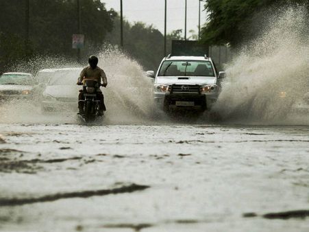 તાપી જિલ્લામાં ધોધમાર વરસાદ
