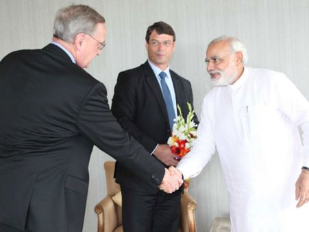 નરેન્દ્ર મોદીને આમંત્રણ