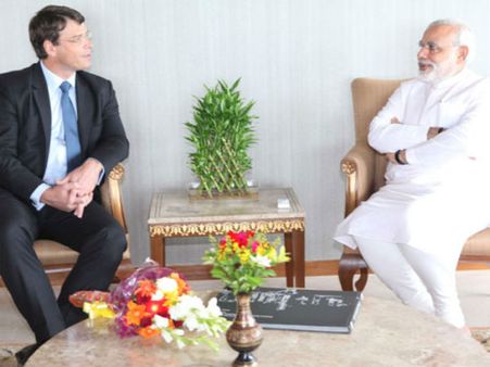 વિવિધ વિષયો પર ચર્ચા