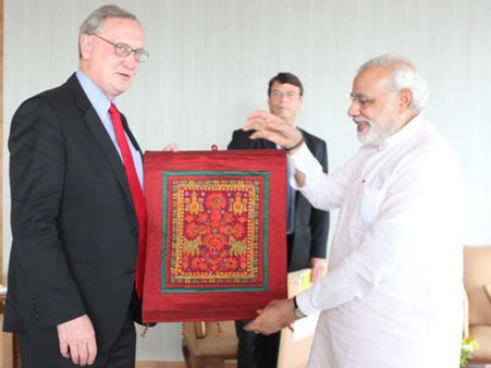 નરેન્દ્ર મોદી સાથે મુલાકાત