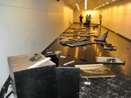 અમદાવાદની ગુફામાં VHPની તોડફોડ