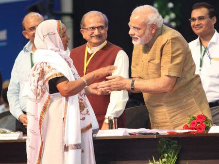 ''ગ્રામીણ ભારતના સશક્તિકરણ માટે ગુજરાતની પહેલ''