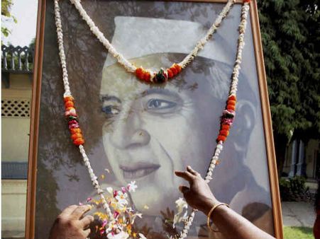 ચીનની જાસૂસી કરાવવામાં નહેરૂએ અમેરિકાની કરી હતી મદદ