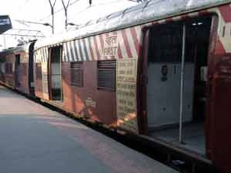 મુંબઇની લોકલ ટ્રેનમાં અમેરિકન મહિલા પર હુમલો