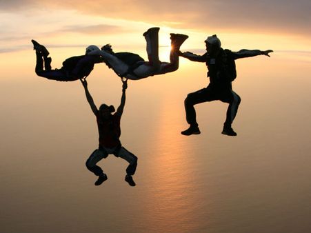 સ્કાઇડાઇવિંગ 