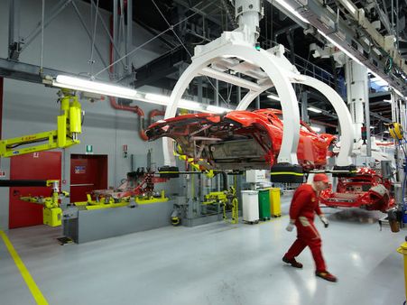 શાનદાર કાર્સ થકી ફેરારી બની રસ્તાની રાણી