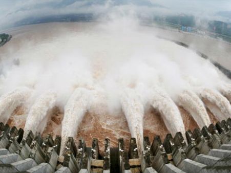 થ્રી ગોર્ગેસ (Three Gorges)