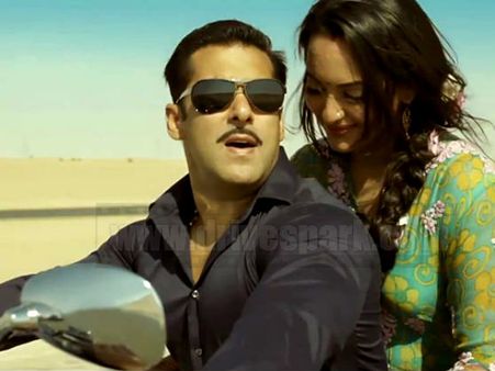 Dabangg 2: Salman Khan's Suzuki Intruder Bike Dabangg 2: Salman Khan's Suzuki Intruder Bike